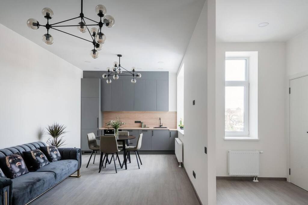 Spacious Home In Central Рига Экстерьер фото